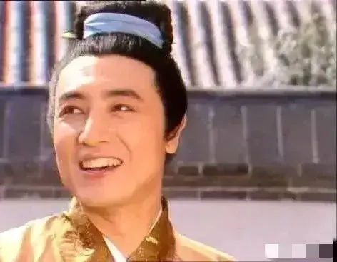 逆袭的贾芸，贾府里的小透明如何翻身成为人生赢家？