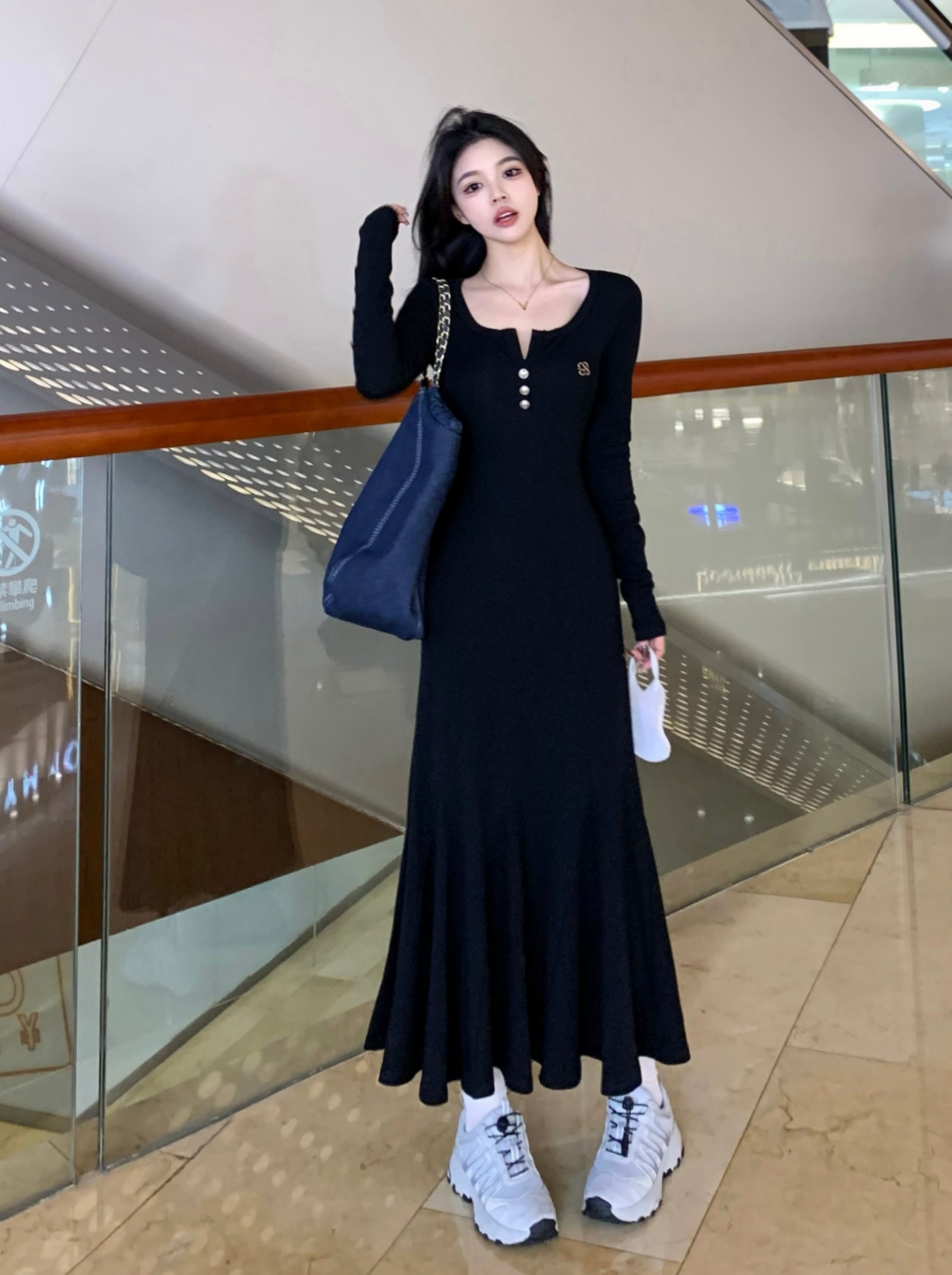 法式赫本风针织V领长袖连衣裙女