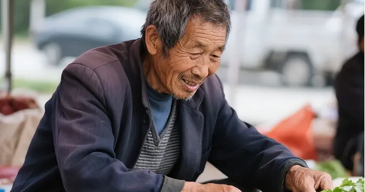 谁抢了普通人的饭碗？2000年前早有警告，资本一旦抢占，内卷加剧