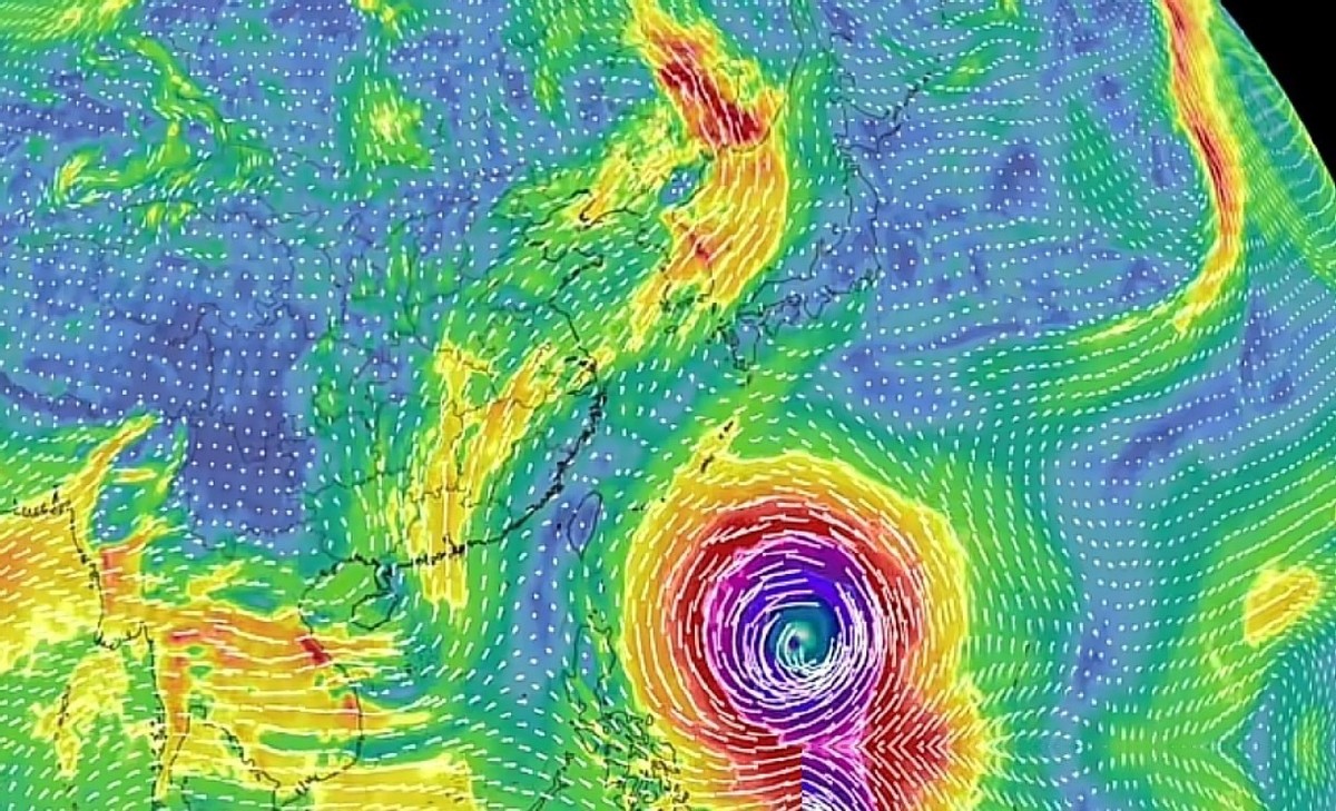 17级台风巴威完成眼墙置换，风圈直径已经超1000公里。近期超强台风巴...