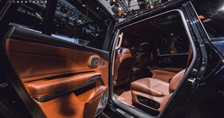 广州车展最 “黑” 焦点！广汽昊铂 HL 黑武士版凭实力圈粉