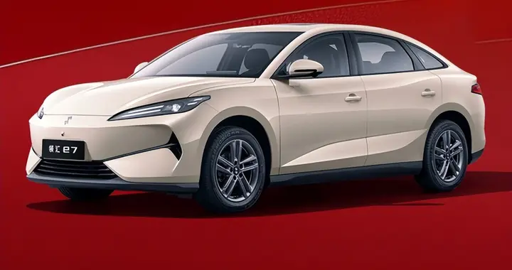 领汇e7堪称最“快”新能源，这充电速度谁不服气