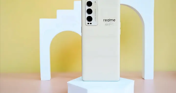 “六边形战士”？不，是“精神分裂”！看到参数我却有点爱上了