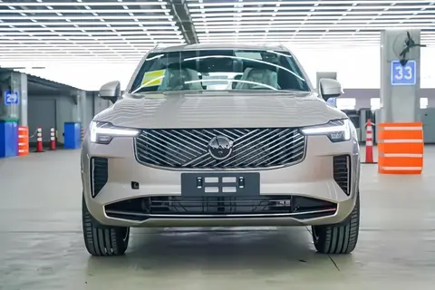 全新沃尔沃XC90实车曝光：外观升级，内饰配大屏，看过心动吗？