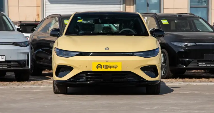 10万级“六边形战士”零跑Lafa5：6.5秒破百＋605km续航！