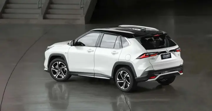 新款丰田雅力士Cross AC200实拍曝光！实用小SUV再添新选择