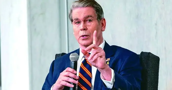 41万亿美债：不到两个月多出一万亿，财长说要整顿