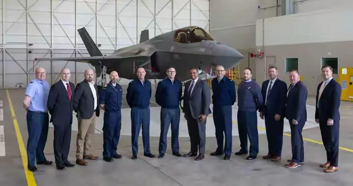 首批48架F-35B交付完成，英国海军终于凑够航母舰载机数量！