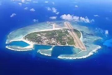 以前一个专家说，我们实控黄岩岛之后，不马上吹填黄岩岛，不强制拖走菲律宾...