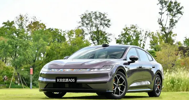 前双叉臂+后五连杆，长安启源A06的底盘有多强？