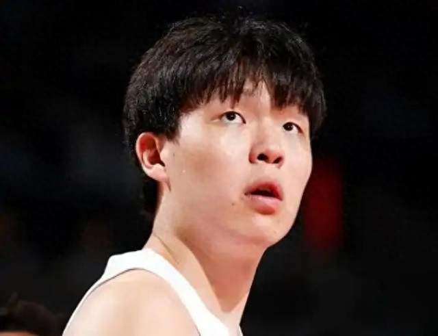 中国男篮内线救星：杨瀚森NBA练级场均16.9分，时隔472天归来