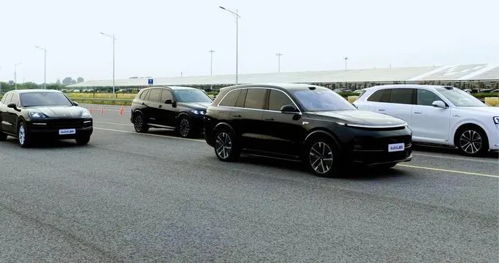 新能源PK豪华燃油SUV：谁的底盘更懂“舒适”？