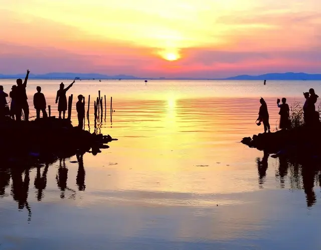 金阿姨的湖畔小院 | 农家烟火映夕霞