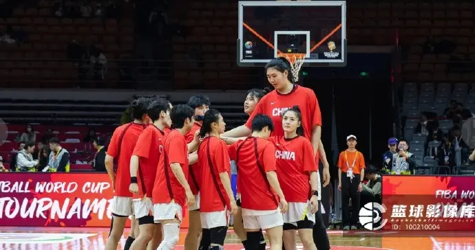 中国女篮赛程出炉，并继续调整，两名球员离队，2号位增补一人