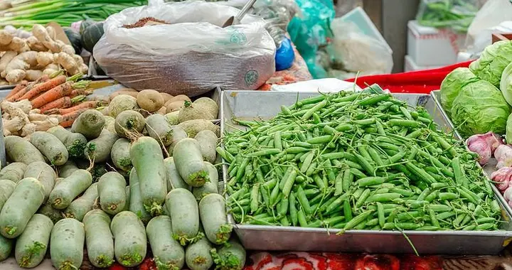 在菜市场卖菜30年的叔叔，用三句话点醒了我