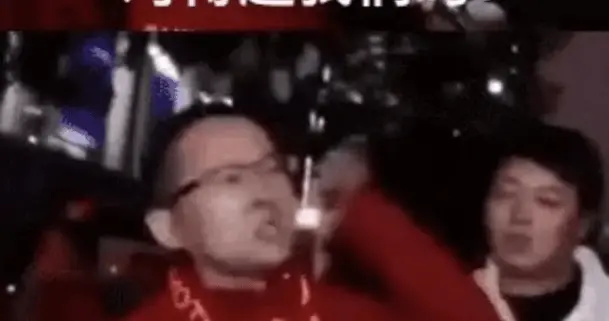 今晚特朗普作妖了，美股大跌了，央行送利好了！