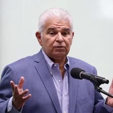 凯凯在淄博：巴拿马总统终于知道怕了，表示