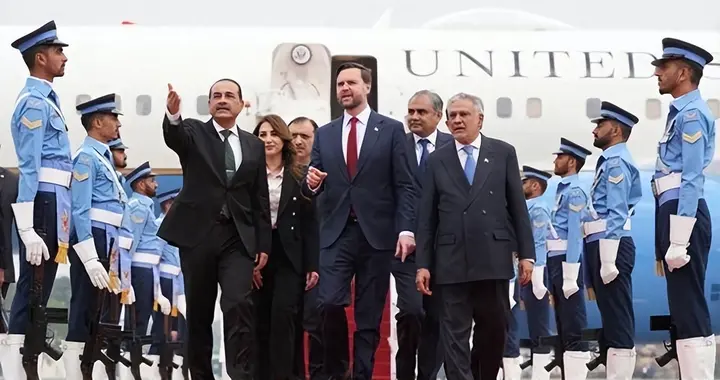 谈崩了，万斯返回美国，特朗普通告全球，不许中国向伊朗提供武器