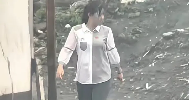 朝鲜漂亮的大美女，长得是真好看，个儿高，腿还直，还挺丰满！