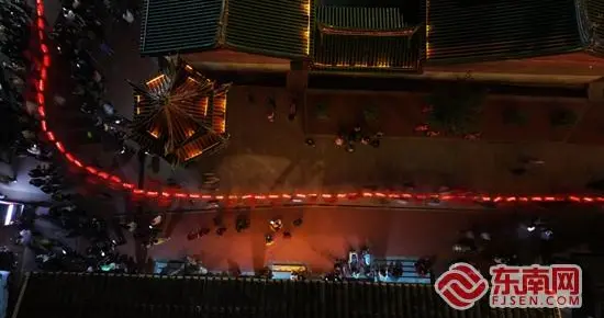 新春走基层｜千米“灯龙”耀英溪！南安英都拔拔灯燃动新春