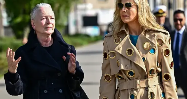 对不起，我还是觉得这些衣服应该烧掉