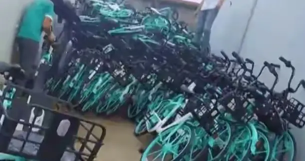 上海抓了11个偷共享单车的！涉案千万还买通内鬼，主犯反欠20万