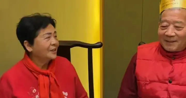 天赐父亲庆祝75岁生日，三个子女都不在身边，已经从广西搬回山东
