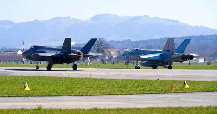 美国借故变卦，瑞士购买五代机，骑虎难下，外媒：或削减装备规模