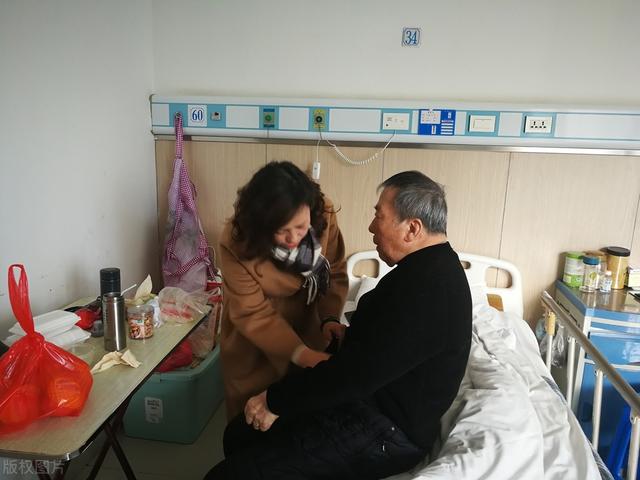 癌症晚期父亲最后心愿：想见前妻一面，结果令人意外