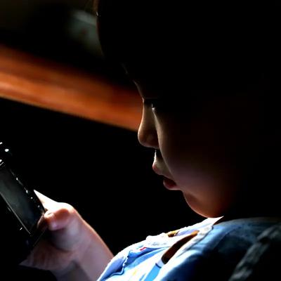 麦兜爱汽车：孩子沉迷手机，真不是管不住