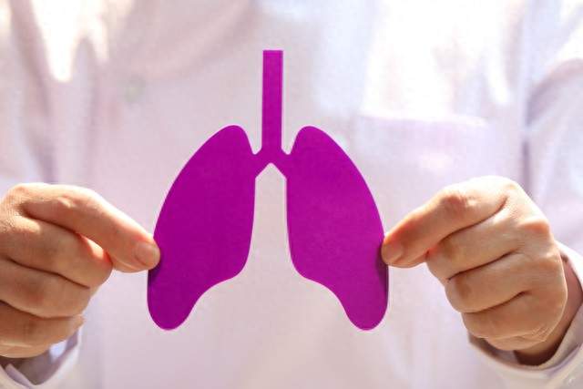 肺结节手术后多长时间去复查?