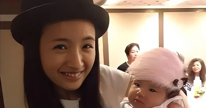 林依晨通透育儿观，不做满分母亲，学会示弱反而成就孩子