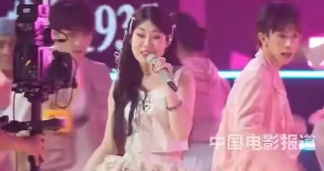 秋夜沈阳：小沈阳的“大碴子”笑声撞开生活烟火气