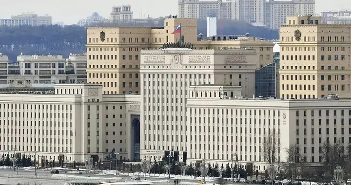 俄军硬刚北约！水下发射“喀山”号导弹，精准命中300公里外目标