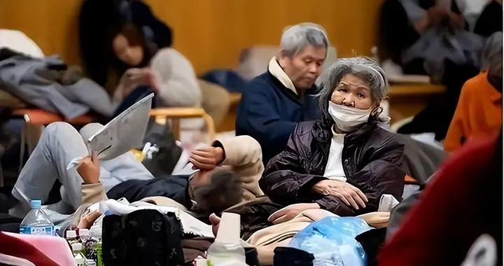 日本“恨老”已近疯狂！陷进老龄危机的日本，给中国人敲响了警钟