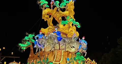 元宵已过仍爆火！上海豫园马年非遗灯会带火文旅消费