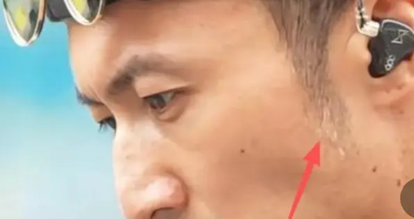越上流的人越下流？当众落泪、力挺王菲的谢霆锋，被儿子上了一课