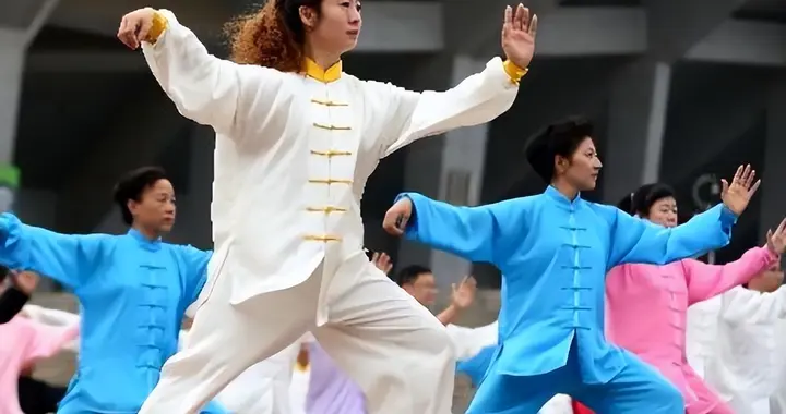 太极拳就是要把握好腰胯的旋转度，这个“度”，你知道吗？