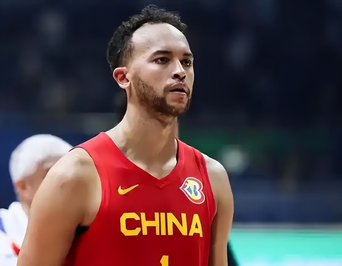 这李凯尔真敢说！ CBA放开外援就能救中国男篮？拉倒吧。 9月11日他...