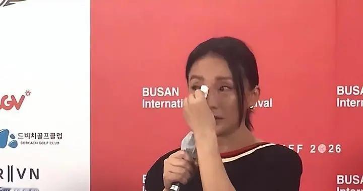 陈坤领证传闻澄清三年，没儿没女的周迅，到底活成了张曼玉那句话