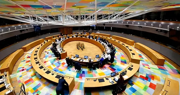 欧盟峰会爆发激烈对峙，默茨大骂两人“不忠”，乌900亿援助卡关