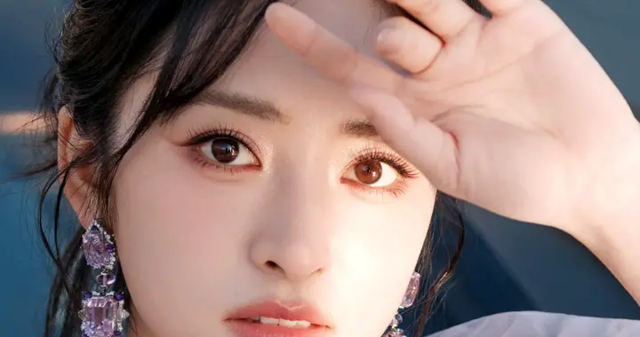 沈月：日光开篇，水纹谱曲，风拂纱动，心随轻扬