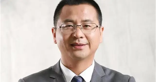 专家程伟雄析孩子王经营挑战：自营模式承压，下沉市场宜用新品牌