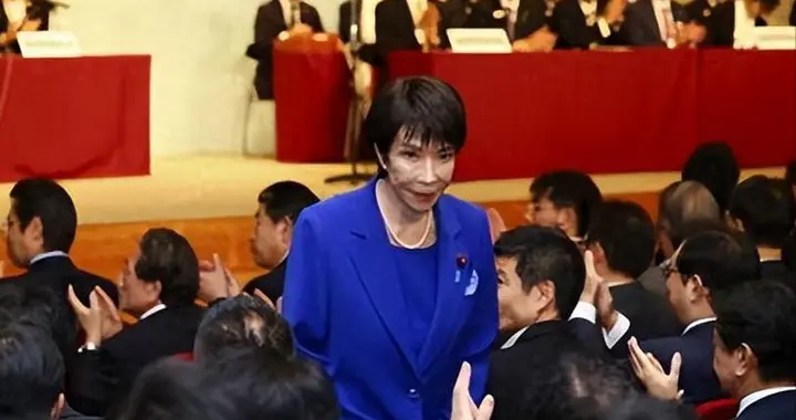 黄川田访华无果，高市内阁支持率暴跌12%，中日高层交流仍紧