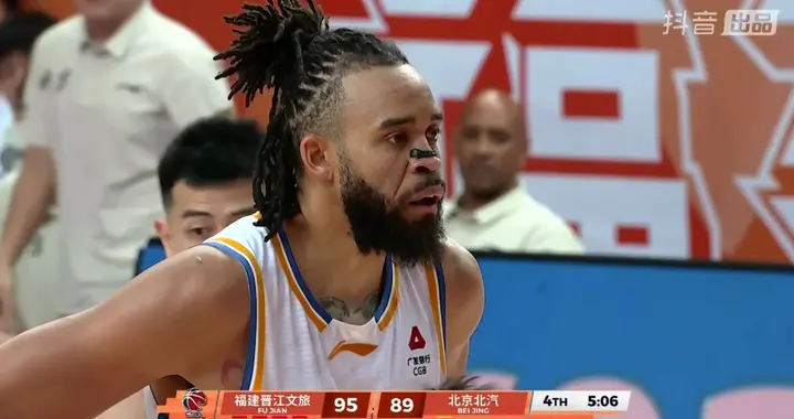 CBA常规赛：福建主场109-104险胜北京北汽 周琦关键两罚不中憾负