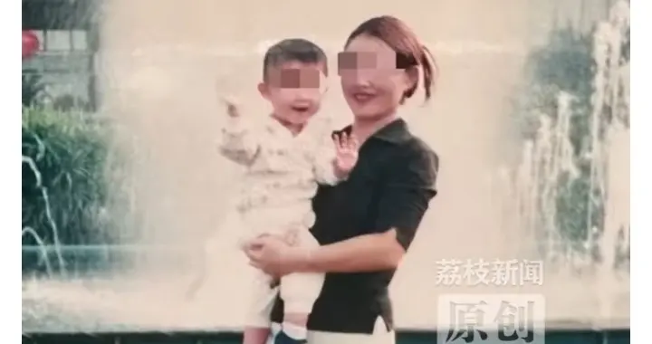 电视剧都不敢演！母亲去世舅妈冒用身份17年，小姨拦着不让见父亲