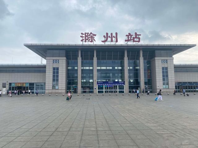 安徽16城火车站实拍，马鞍山最低调，哪个最有科技感