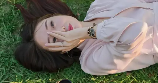 大量香港游客涌入新疆，不做任何“游客该做的事”，到底想干嘛？