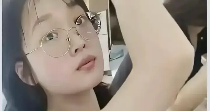 杭州“白嫖女”火遍全网，视频已海外扩散，女子的处罚大快人心