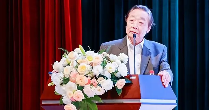 放弃颐养天年毅然赴局！他凭一己之力拉来天团，铸就国产内存基石